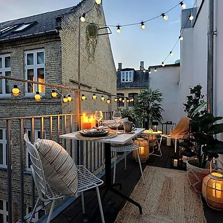 Fantastic Four-bedroom Centrally Located With A Roof Terrace * København