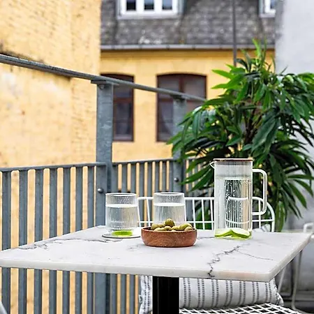 Hotel Fantastic Four-bedroom Centrally Located With A Roof Terrace 4*