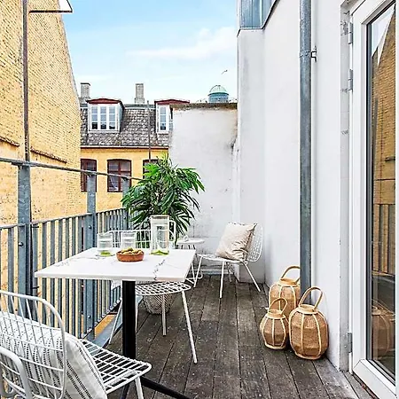 فندق Fantastic Four-bedroom Centrally Located With A Roof Terrace 4*