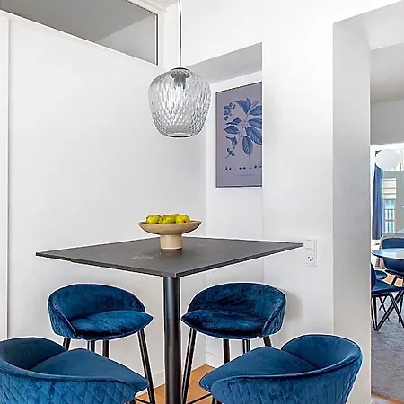 Hotel Fantastic Four-bedroom Centrally Located With A Roof Terrace 4*