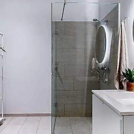 Fantastic Four-bedroom Centrally Located With A Roof Terrace Hotel